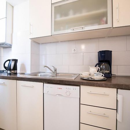 Apartment Marina With Sea View لوفغان المظهر الخارجي الصورة