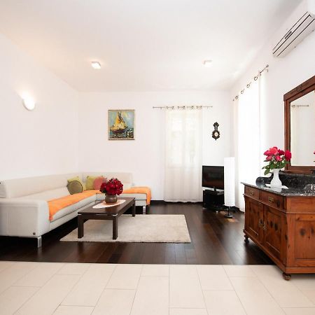Apartment Marina With Sea View لوفغان المظهر الخارجي الصورة